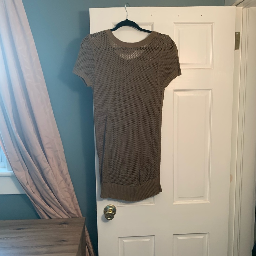 Army green short sleeve pull over sweater